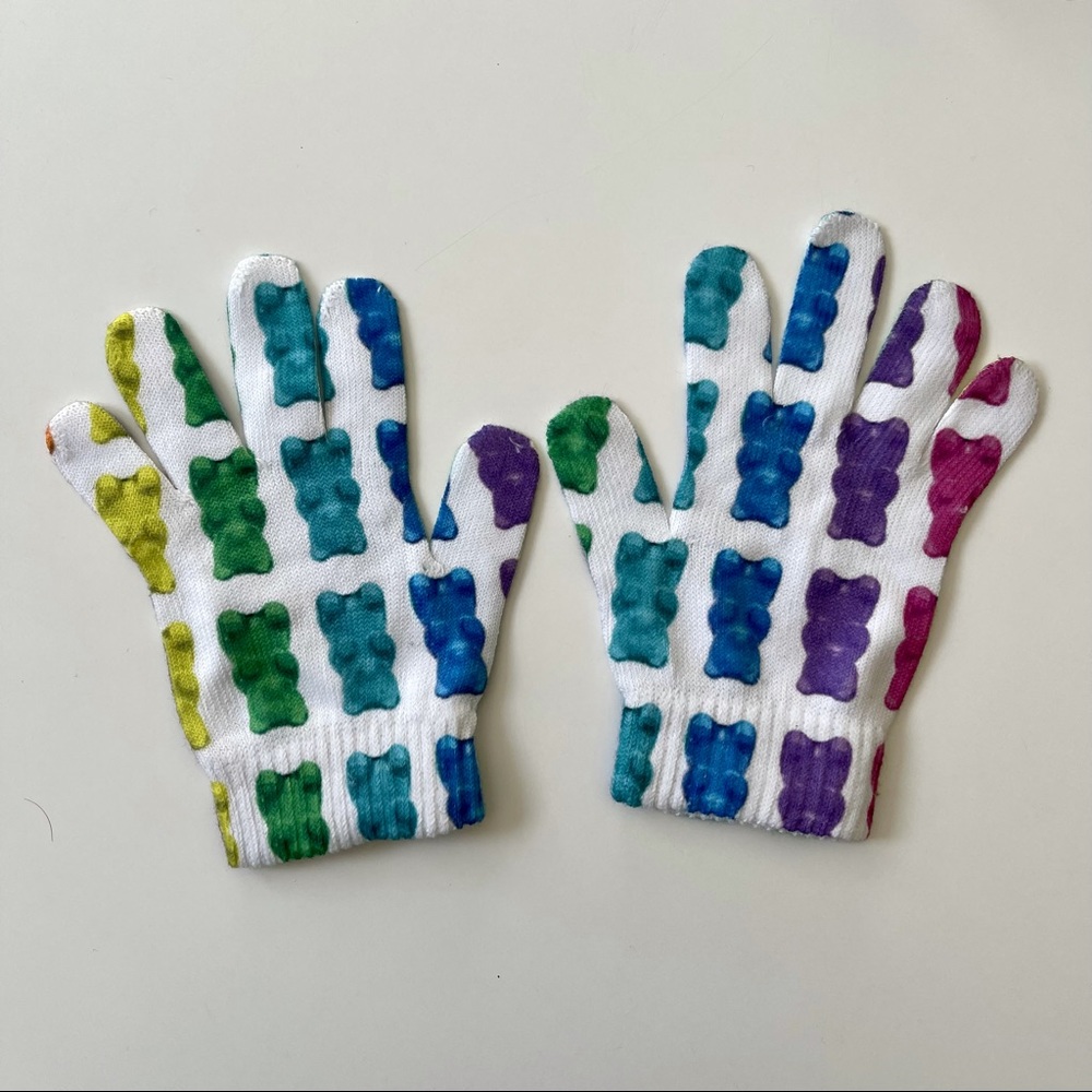 NWOT children’s gummy bear gloves